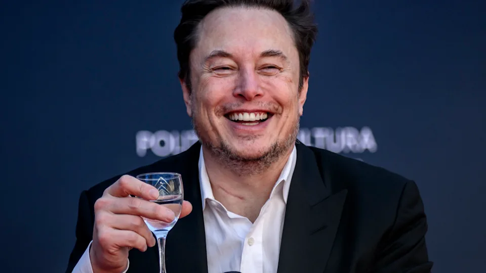 머스크는 자산 가치가 5000억 달러를 넘는 최초의 억만장자가 되었습니다! Tesla, SpaceX 및 xAI 3개 엔진 공명